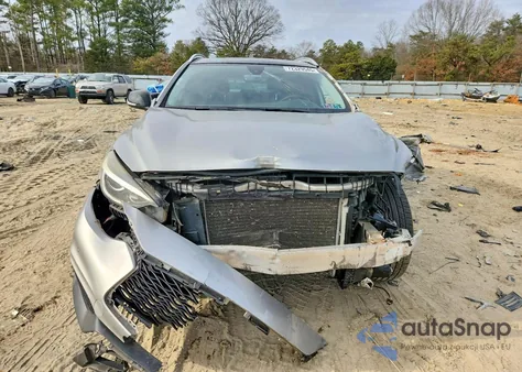 2017 Infiniti Qx30 Base z USA, uszkodzony, nr VIN SJKCH5CR4HA023457